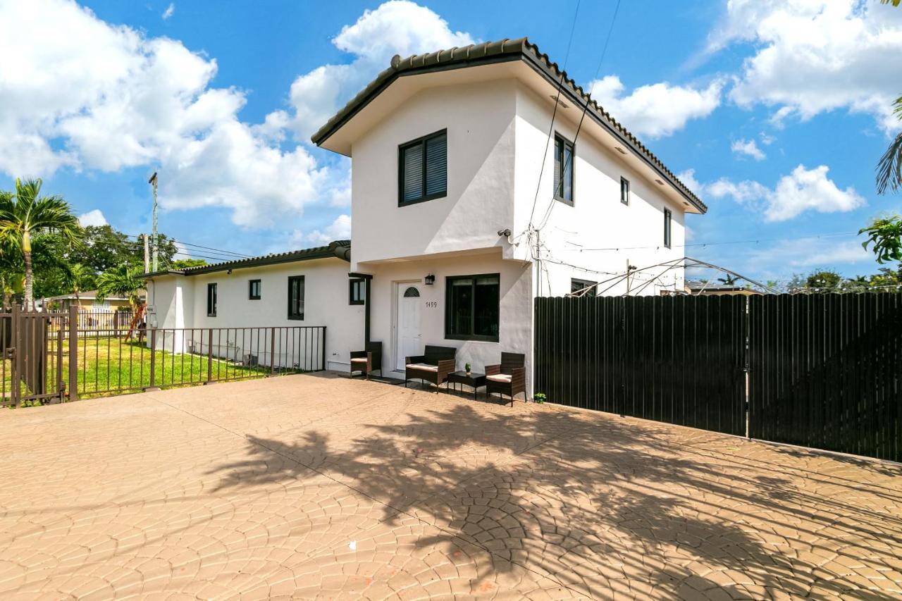 Сasa de vacaciones New 2bedroom 2bath House With Private Backyard & Jacuzzi *