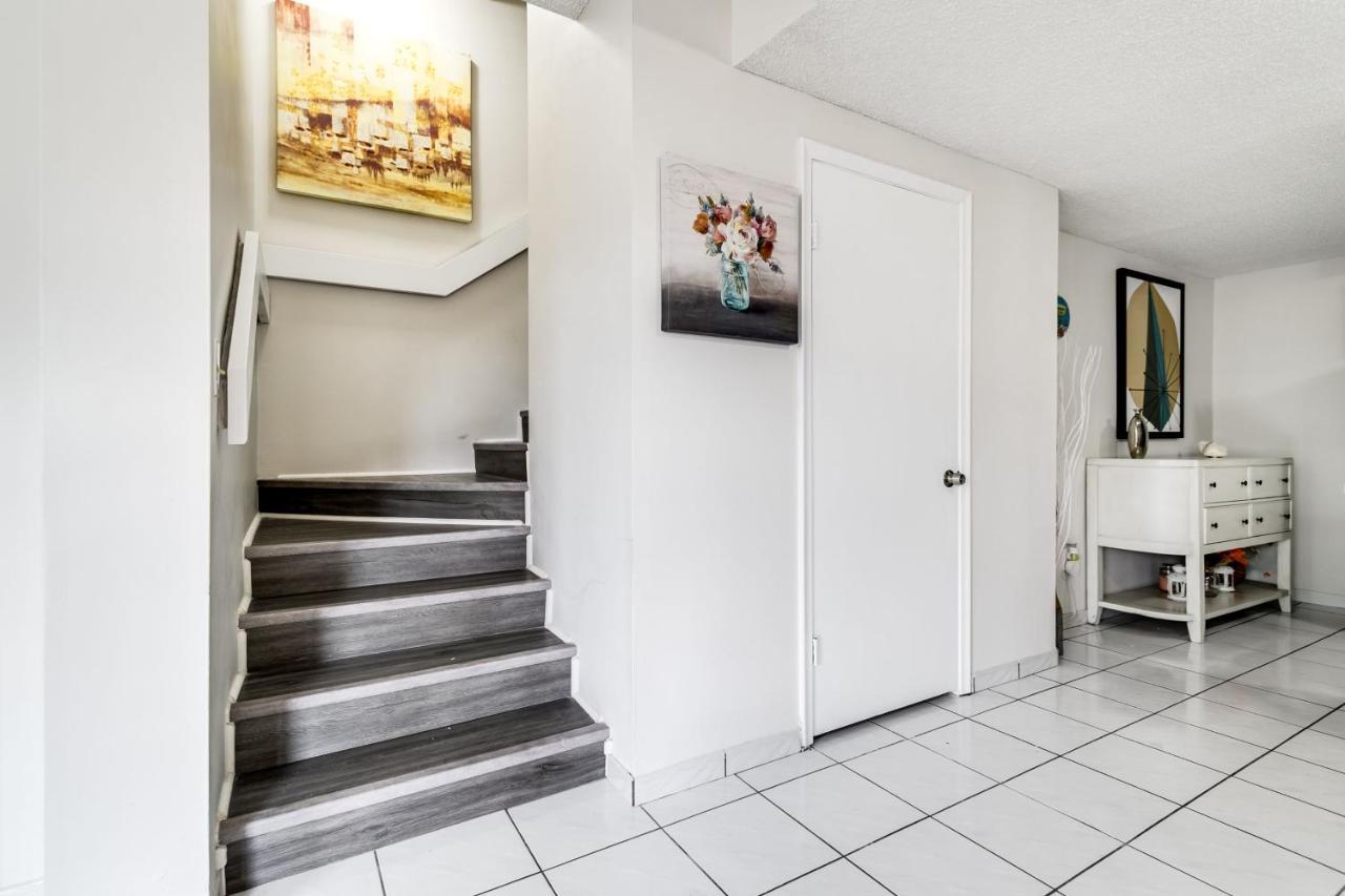 New 2bedroom 2bath House With Private Backyard & Jacuzzi Сasa de vacaciones Miami