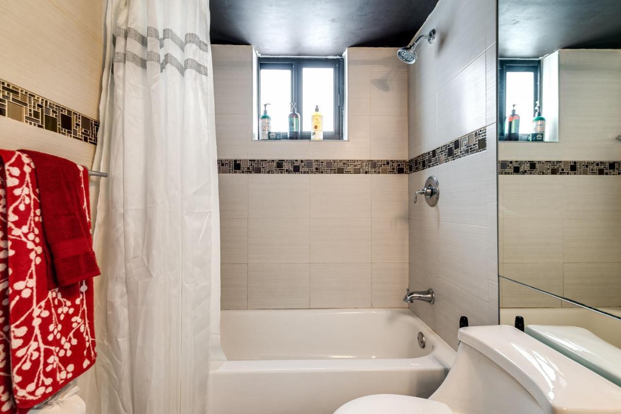 Сasa de vacaciones New 2bedroom 2bath House With Private Backyard & Jacuzzi