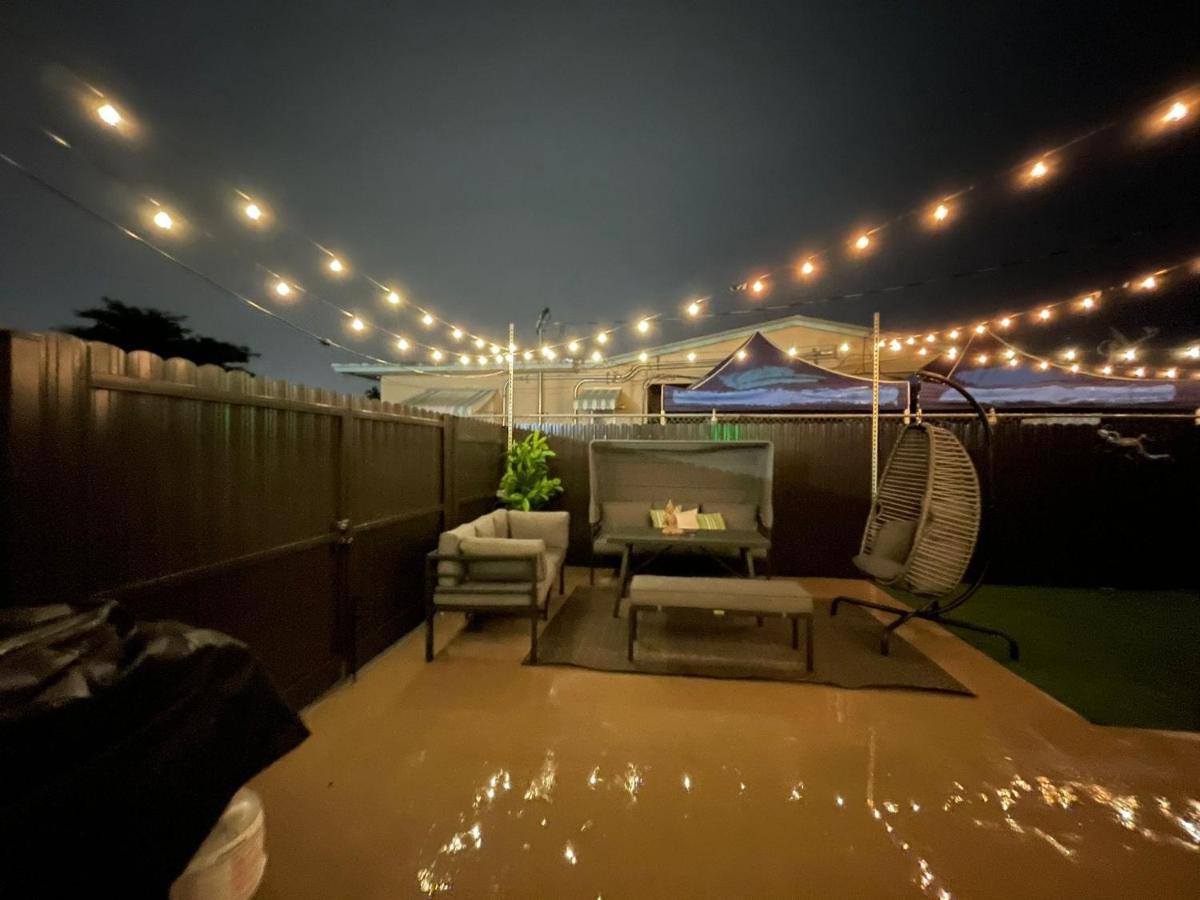 New 2bedroom 2bath House With Private Backyard & Jacuzzi Сasa de vacaciones *